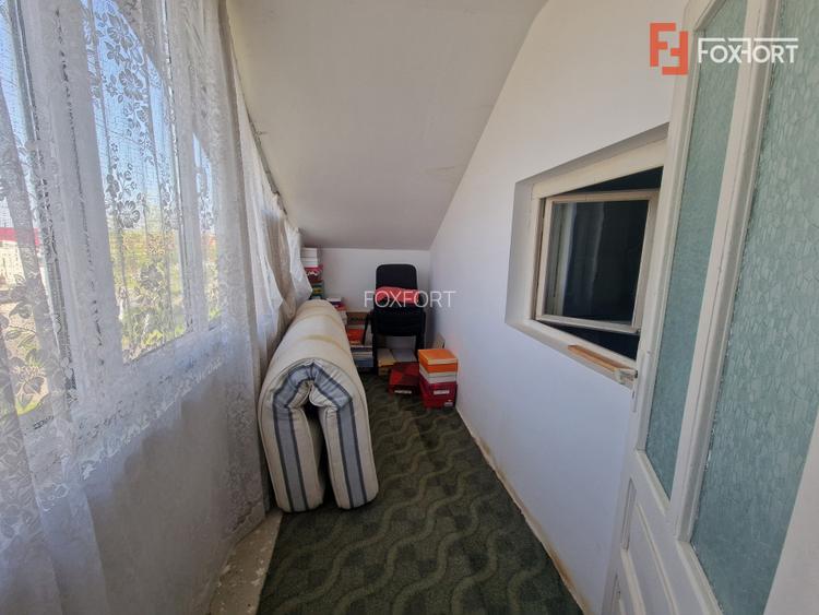 Casa individuala de vanzare cu 7 camere - Recas - 23
