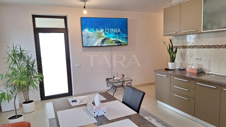 EXCLUSIVITATE. Apartament în vilă cu terasă spectaculoasă în Europa.