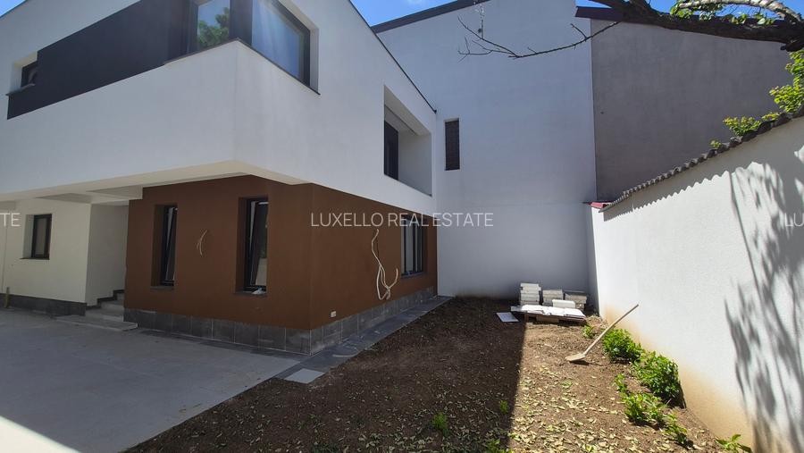 VILA SUPERBA CU 5 CAMERE AMPLASATA IDEAL - 49