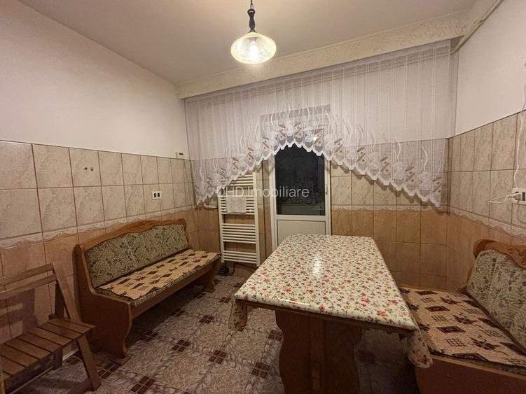 Ap. 3 cam decomandat, etajul 1, centrală termică, bloc 1986 - 6