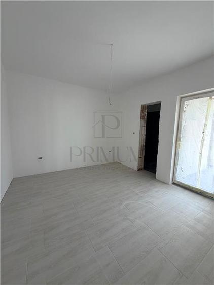 DUPLEX CU 3 BAI - TEREN 375 MP - BUCATARIE INCHISA