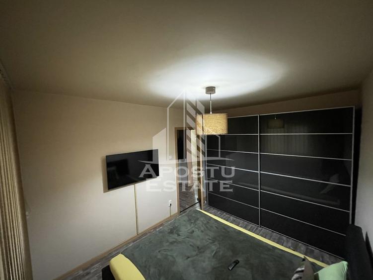 Apartament cu 3 camere, decomandat,2 bai, renovat,centrala, Dambovita