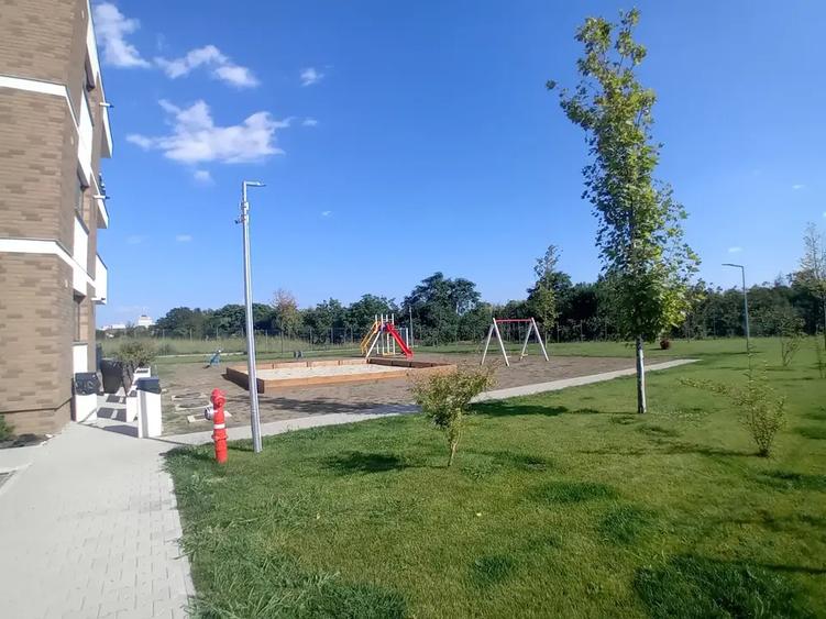 Luminozitate, terasă de 14 mp și 2 camere în Sisești