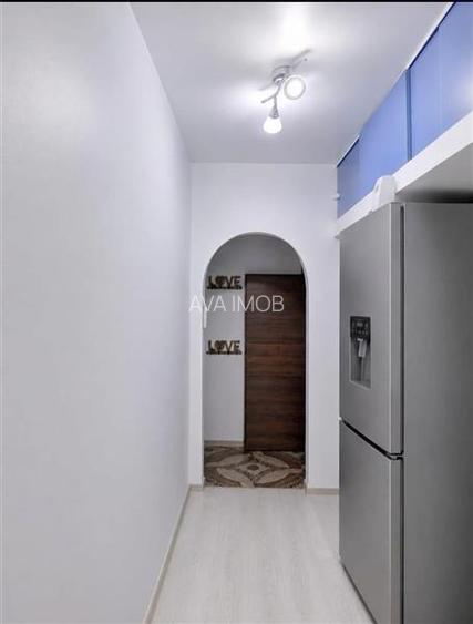 Apartament 3 camere nedecomandat, zona Milcov - 12