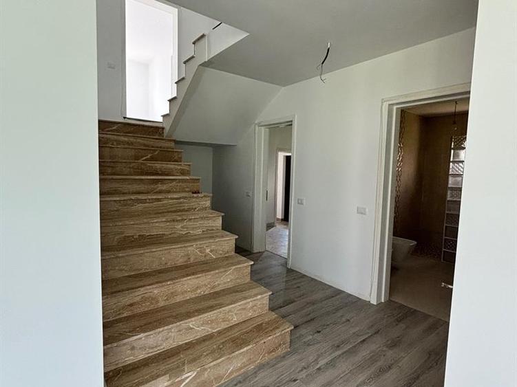 Casă 4 camere, loc. Darmanesti
