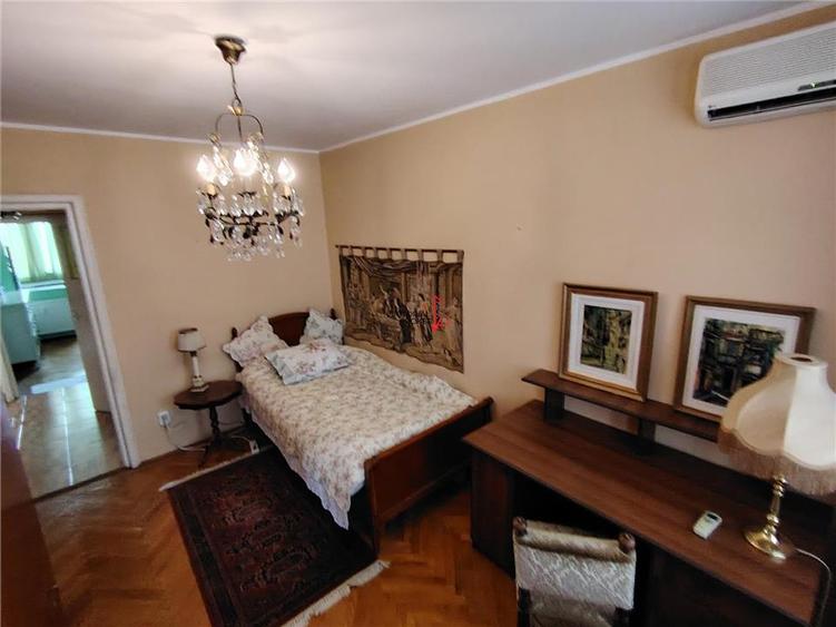 Apartament 3 camere zona Calea Grivitei Podul Grand