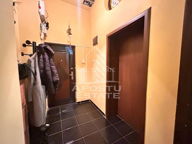 Apartament spațios 4 camere, 2 băi, parteer inalt în Piata Maria - 14