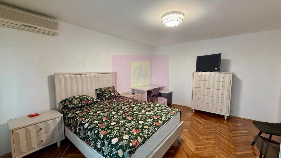 Garsoniera Piata Alba Iulia.