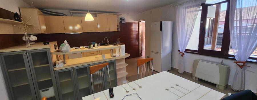 Casa in Ghimbav, 8 camere, S+P+M, SU 300 mp, teren 736 mp, libera la vanzare!