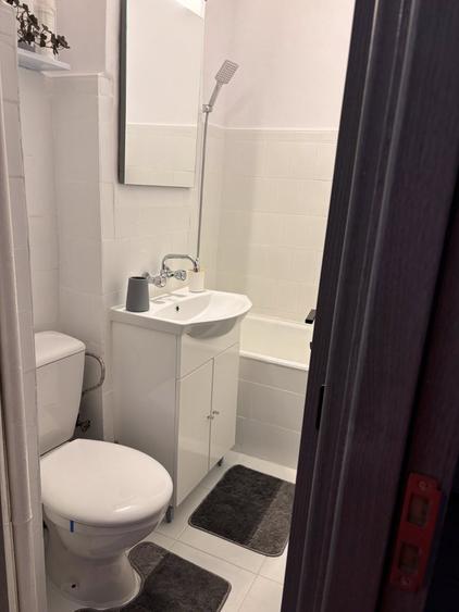 Apartament cu 2 camere, etajul 2/4, zona Alexandru cel Bun