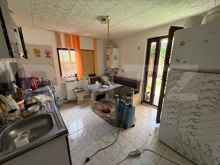 Casa de vanzare, 48 mp, zona 8 Martie