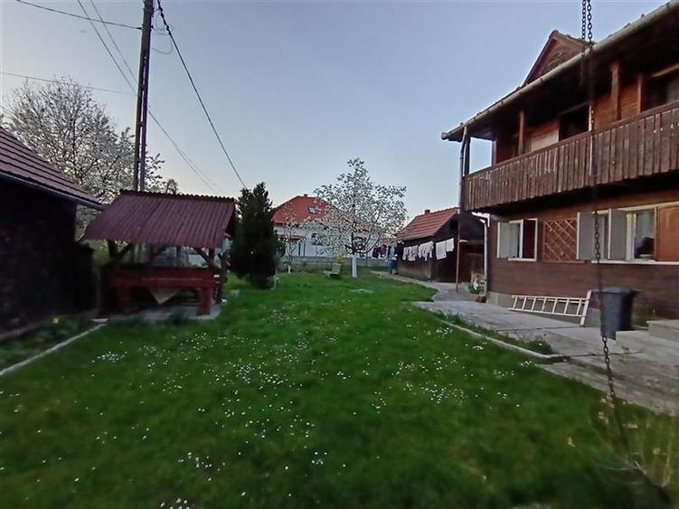 Proprietate cu 2 case (Praid, str. Regelui)