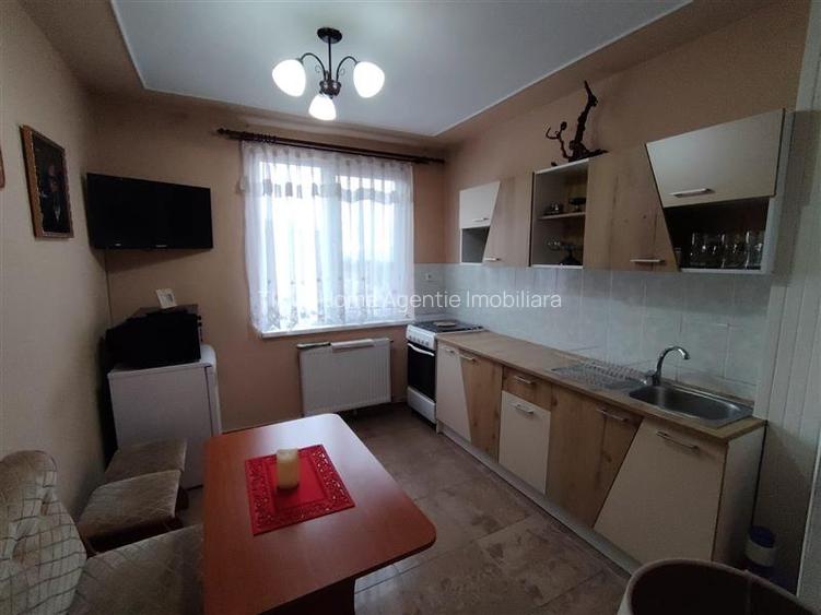 Apartament cu 2 camere (Gheorgheni, Cart. Florilor, 50 C)