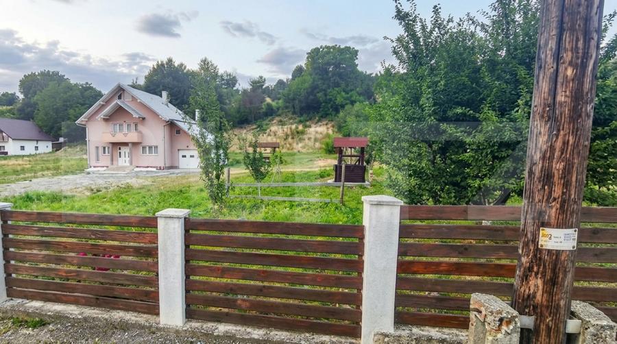 Casă de vanzare + teren generos de 7.238 mp | Ideal locuire sau investitie