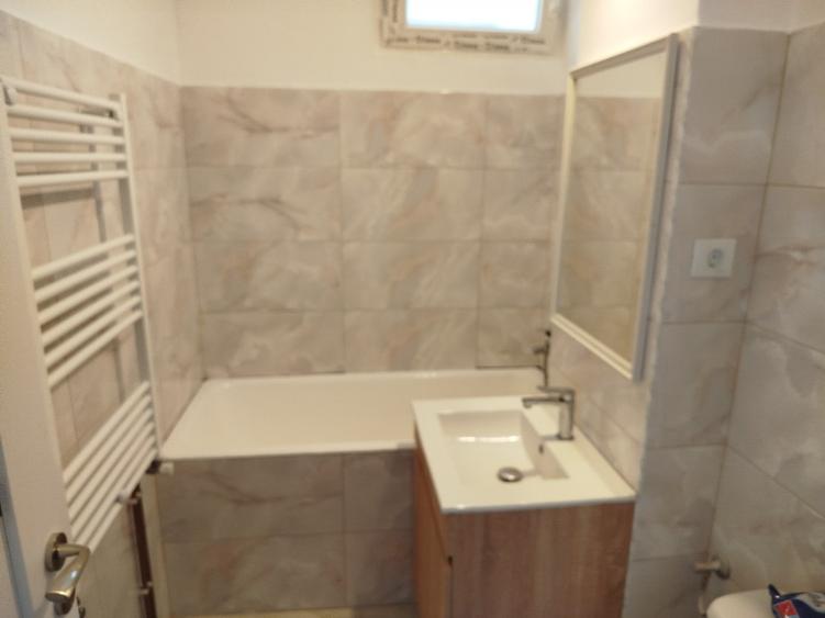 Apartament cu 3 camere pentru inchiriat