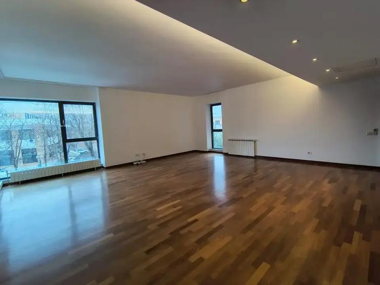Apartament elegant cu 4 camere | Etaj 1