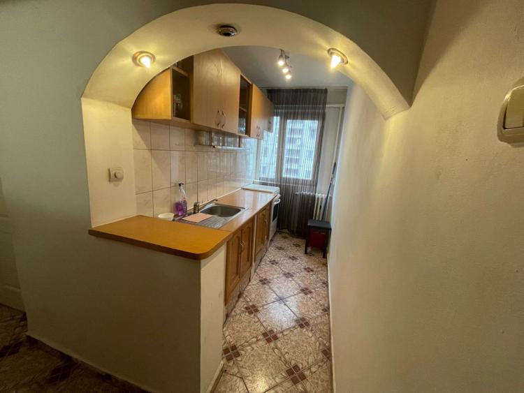 Apartament 2 camere, 41 mp, Craiovita Noua, zona Statia 30
