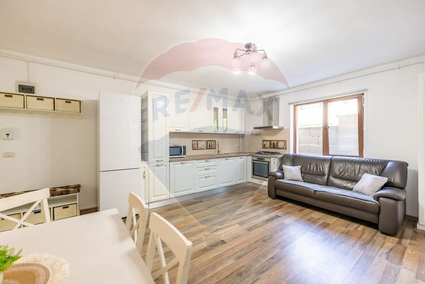 Apartament cu 3 camere de inchiriat in bloc nou + loc de parcare
