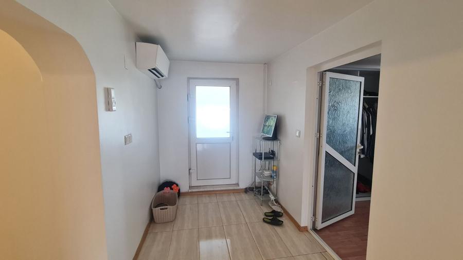 Casa Valu lui Traian partea dreapta