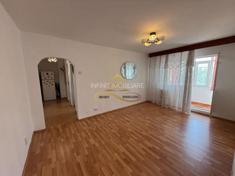 Apartament 3 camere de vanzare in Bacau - 2