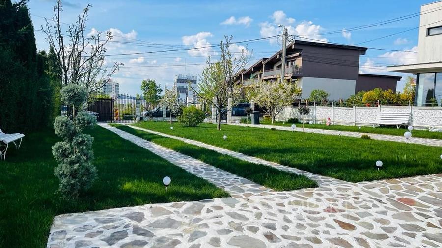 Casa deosebita cu 7 camere si piscina exterioara in cartierul Zorilor