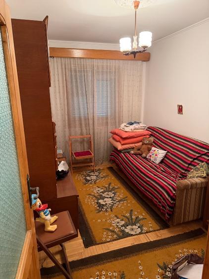 Apartament 3 camere de vanzare