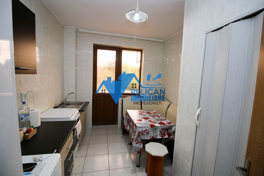 Vest, U-uri, 3 camere, decomandat, renovat