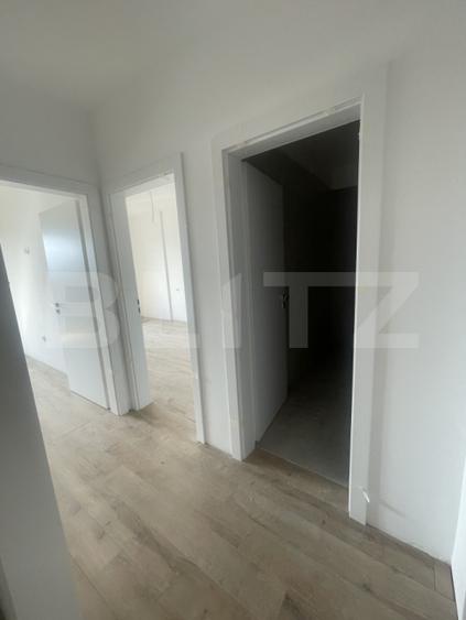 Apartament de vanzare, cu 3 camere, balcon mare, panoramă superbă, complex nou