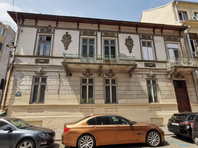 Vila interbelica Universitate | 17 CAMERE