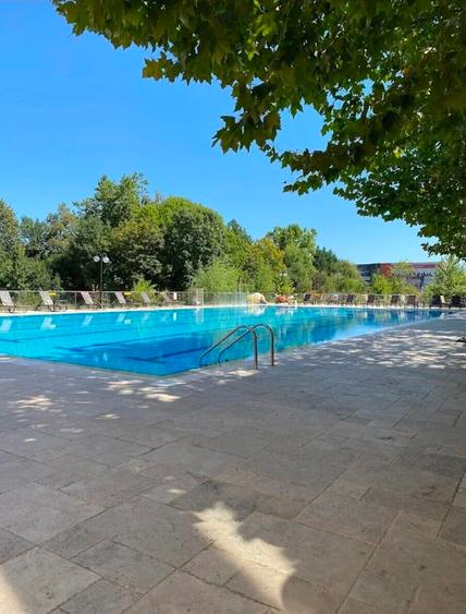 APARTAMENT CU VEDERE DIRECTĂ SPRE PĂDUREA BĂNEASA | PISCINĂ
