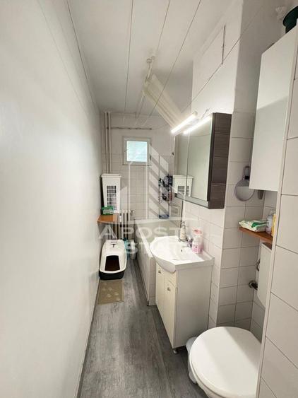 Apartament cu 3 camere de vânzare , etaj intermediar,Circumvalațiunii