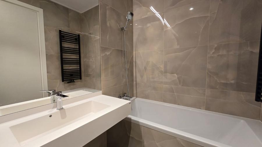 REA1022196 Apartament cu 2 Camere cu loc de parcare