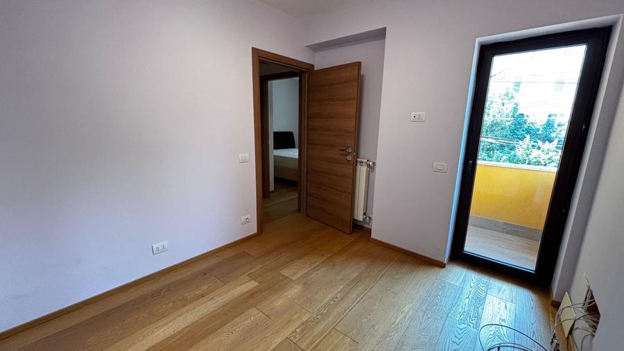 VANZARE VILA TIP DUPLEX - MOBILATA SI UTILATA - ZONA MIHAI BRAVU