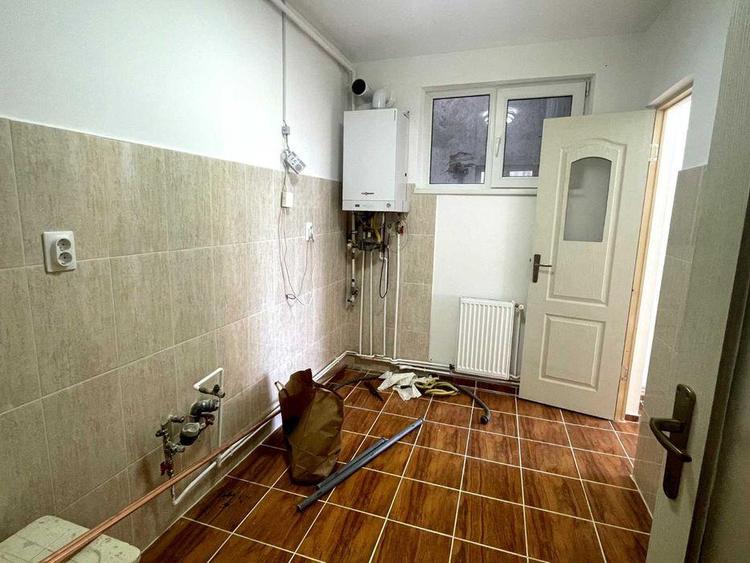 3 camere decomandat | 60 mp + logie | Etaj intermediar | Calea Bucuresti