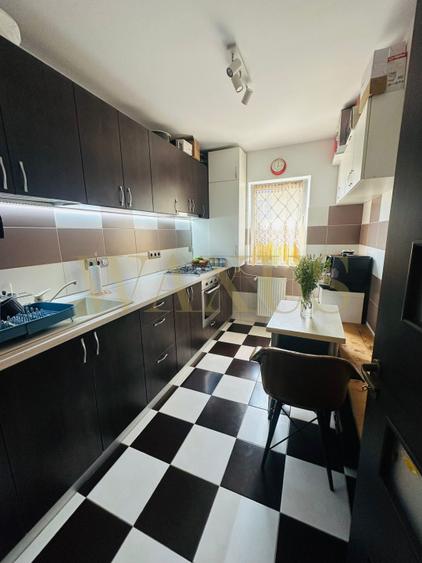 Apartament cu 2 camere decomandate, etaj intermediar, 60 mp, parcare, Porii