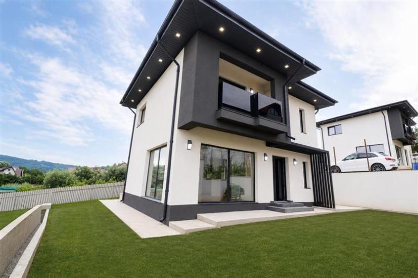 Casa noua, 4 camere Bucium, priveliste spectaculoasa.