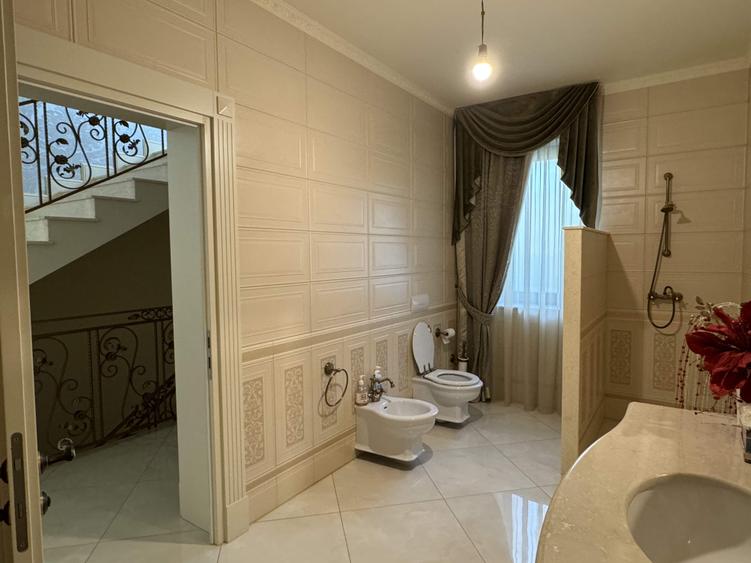 Vila S+P+1E, finisaje de lux, teren - 3000 mp, zona Platou Strehareti