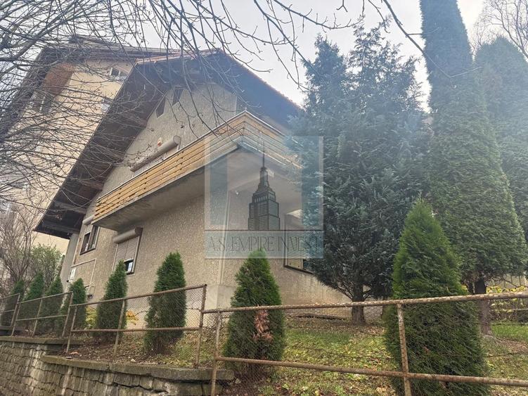 CASA/VILLA Individuală , teren 560 mp, D+P+E+pod-zona Centrul Istoric
