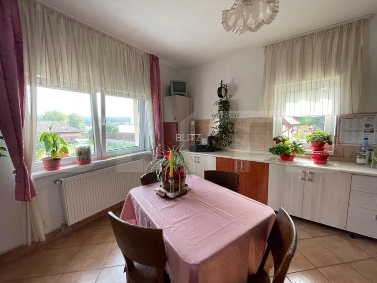 Casa cu 240  mp 8 camere cu teren 11 ari în Corunca - 3