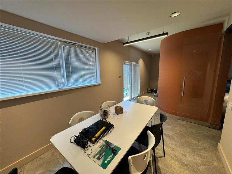 Spatiu Comercial 210 mp ,667 mp teren pe E 85 - Calea Moldovei -