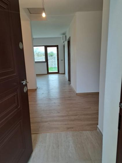 Casa individuala, Parta(inainte de pod, zona Munteni), la 12km de Timisoara