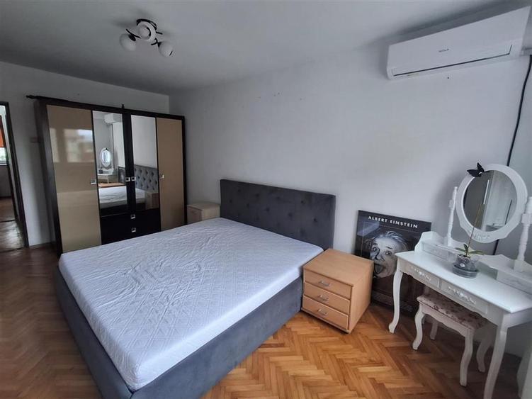 Apartament 2 camere decomandat balcon pivnita zona Terezian