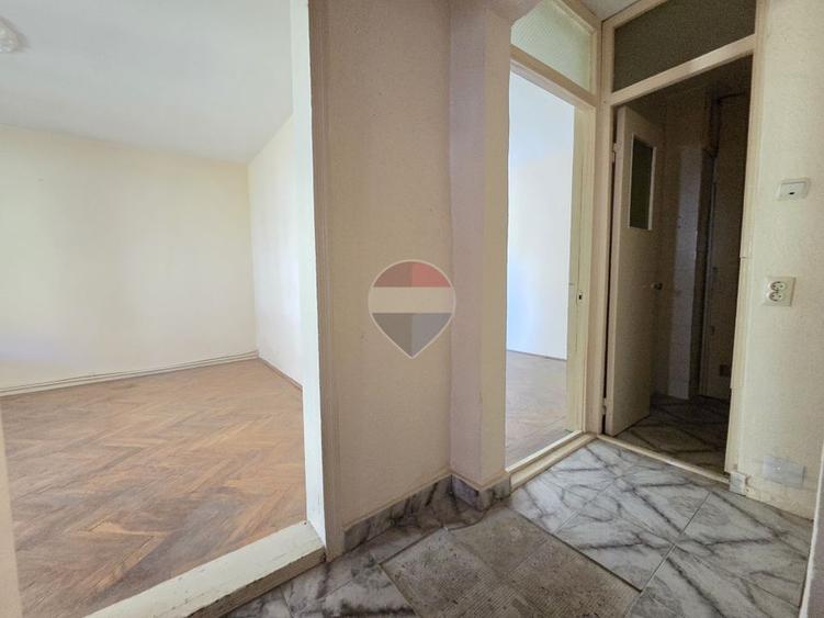 Apartament cu 3 camere str. Alexandru Vlahuta
