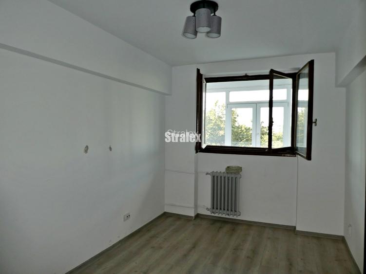 Apartament 3 camere bloc reabilitat aproape de metroul Raul Doamnei - 7