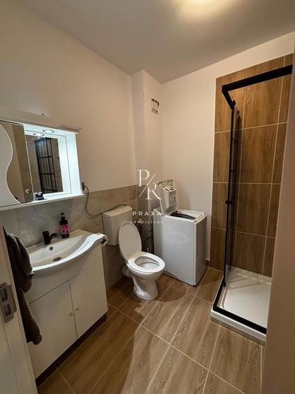 Apartament o camera, 35 mp utili, decomandat, garaj, zona Poligonului!