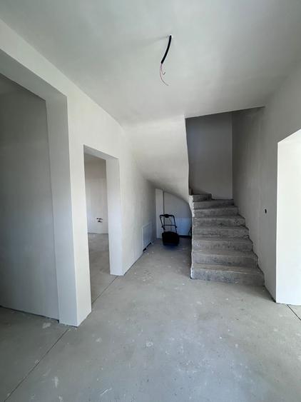 Casa tip Triplex zona Urusagului