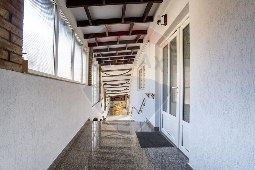 Oportunitate rară: Casă de vacanță sau Pensiune în Poiana Mărului
