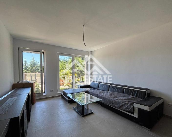 Apartament 3 camere de vanzare - structura tip vila, zona verde