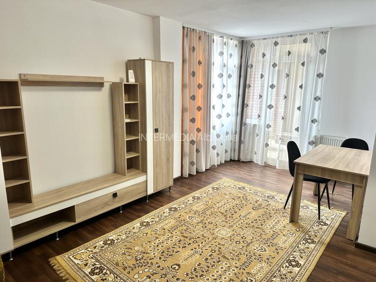 Apartament cu 3 camere I 2 bai I de inchiriat I Centru zona Primariei I etaj 2 I - 6