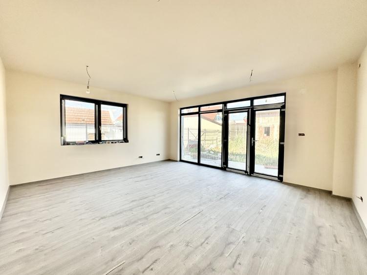 Comision 0%- Duplex cu 4 camere si anexa de 40 mp in centrul Mosnitei Noi